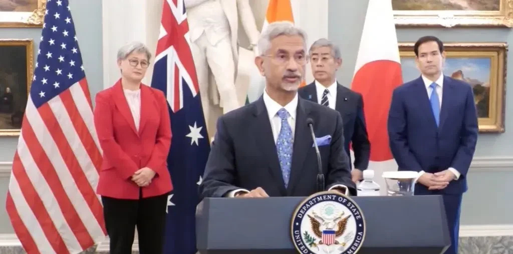 美日澳印开会吵架，各打小算盘











南海局势真是让人捏把汗！美日