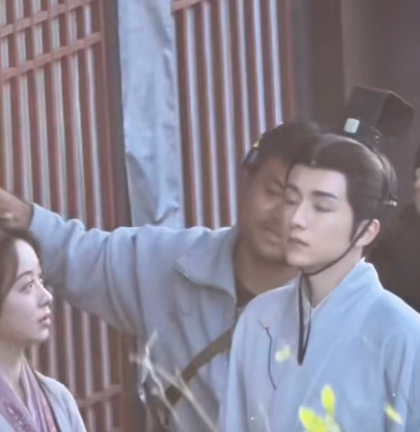 张新成徐好《秦谜》拥抱走戏路透！两个人真的好甜啊！ ​​​