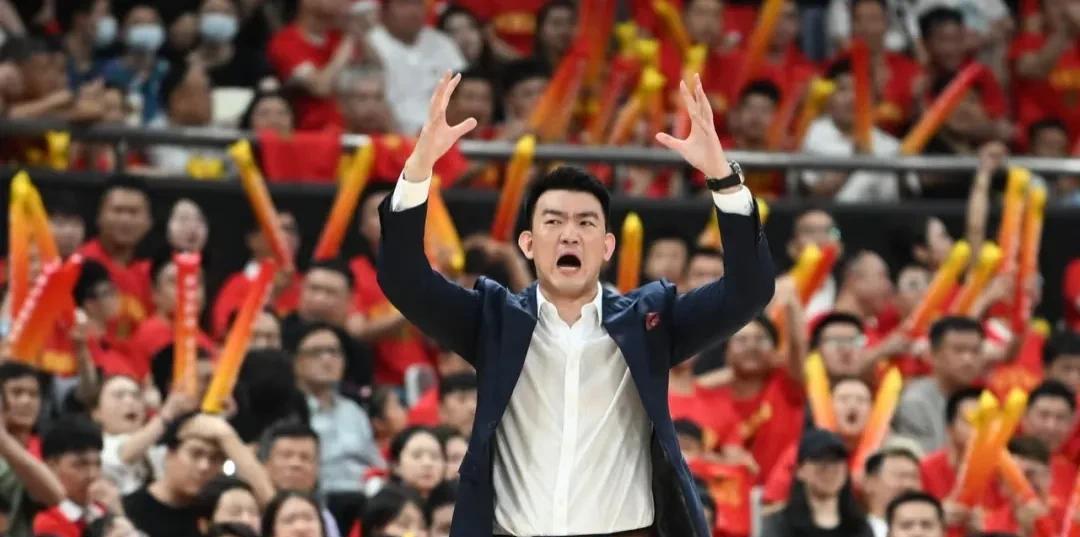 cba闫军没吹G3，王博彻底慌了！北京要在杭州拿冠军了，三名洋哨吹罚尺度统一，水
