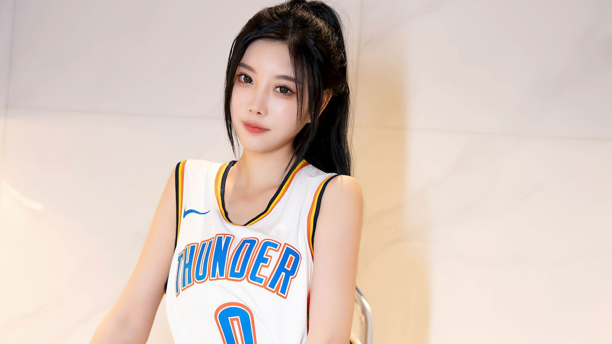 杨晨晨Yome白色服饰丰腴身材安吉旅拍