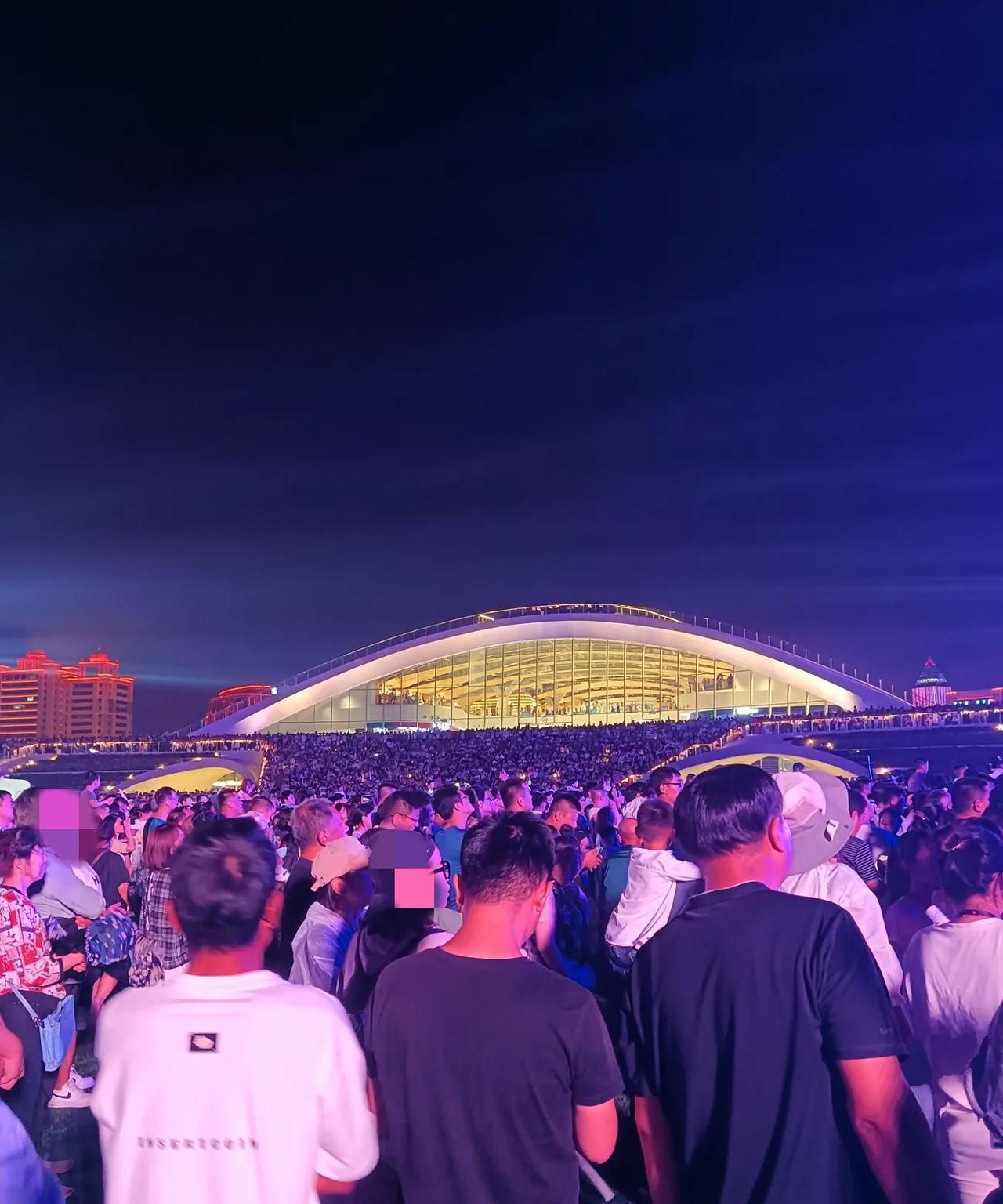 #分享城市新鲜事# 现在终于明白了“至海港湾”的重大意义，容纳观众人数多而且在散