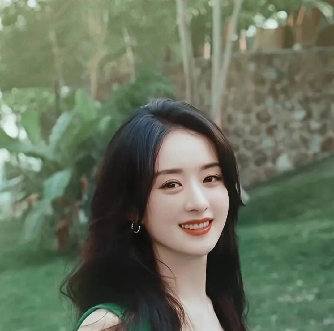 吃完赵丽颖的恋情瓜

我只想说所有粉丝都可以把心放在肚子里

因为曾经冯
