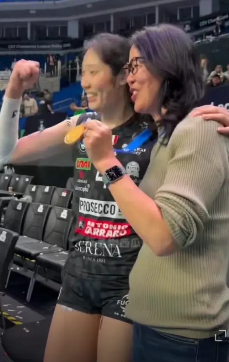 恭喜朱婷！恭喜她已经拥有了当教练的资格了！5月6日，体育总局公布了2024年度教