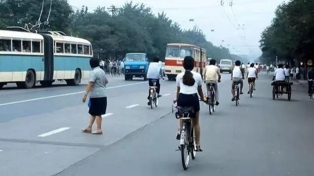 80年代的生活是这样！喝汽水要押金，照相摊真挣钱！