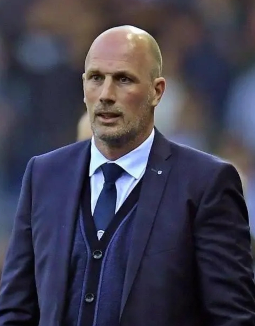 有点出乎大家的意料，中超16支球队竟然还有6支球队还没有敲定下赛季的主教练。
北