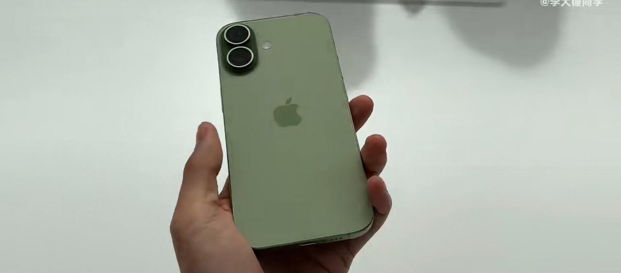 iPhone 17 标准版果然成了新的“乞丐”版！
根据最新确认的信息，iPho