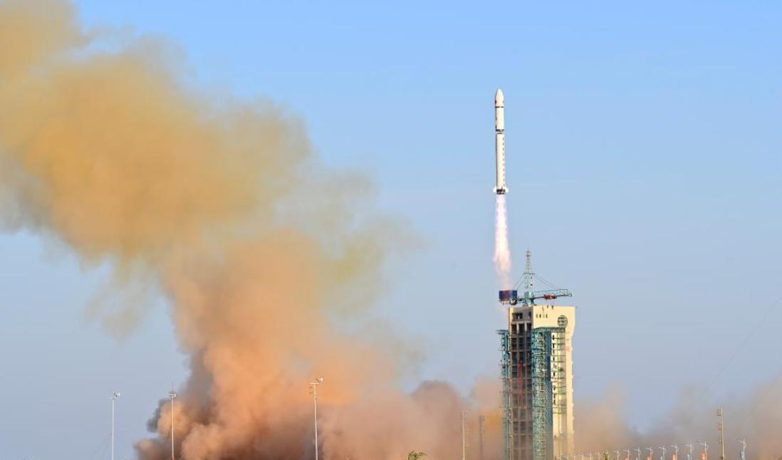 7月29日，甘肃上空一声巨响，美军航母的克星要来了！
当天中午，在酒泉卫星发射中