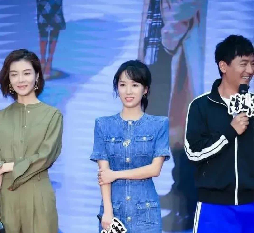 为什么李念明明五官更精致，穿衣打扮更好看，但是大家都夸赞车晓看起来更有气质？

