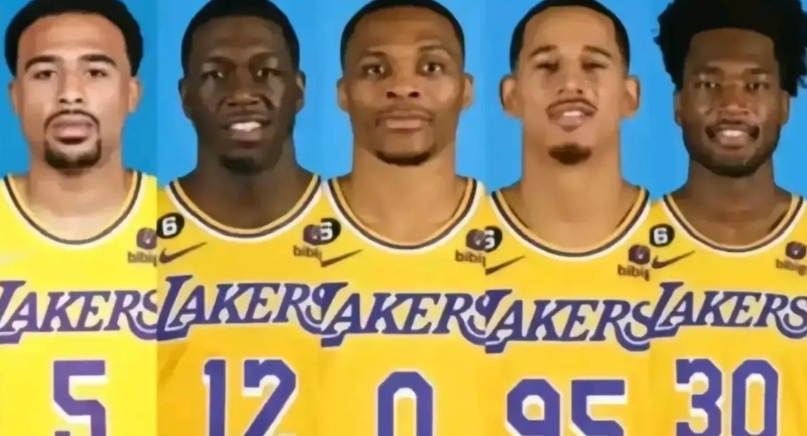 说实话，目前看湖人西部不能说没有对手

可以说打谁都不怕，但唯独骑士，我觉得是真