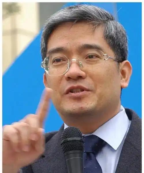 “2025年中国将面临一个最大的危机！”去年，郎咸平教授直言不讳的告诉了我们，中