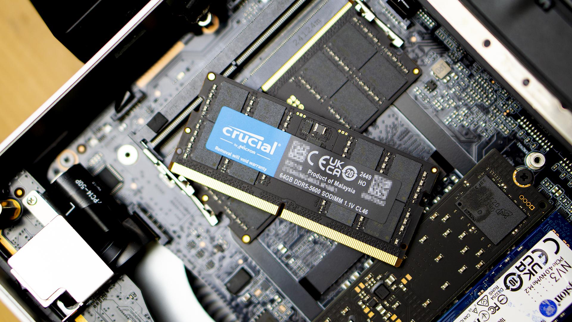 匹配AI算力核心，英睿达64GBx2 DDR5 5600MHz笔记本内存实测！