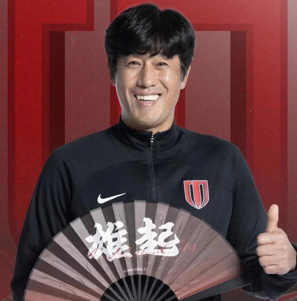 哦豁，成都蓉城真的没得搞了。
本来成都一直踢得很好的，结果TM场外因素太多了，