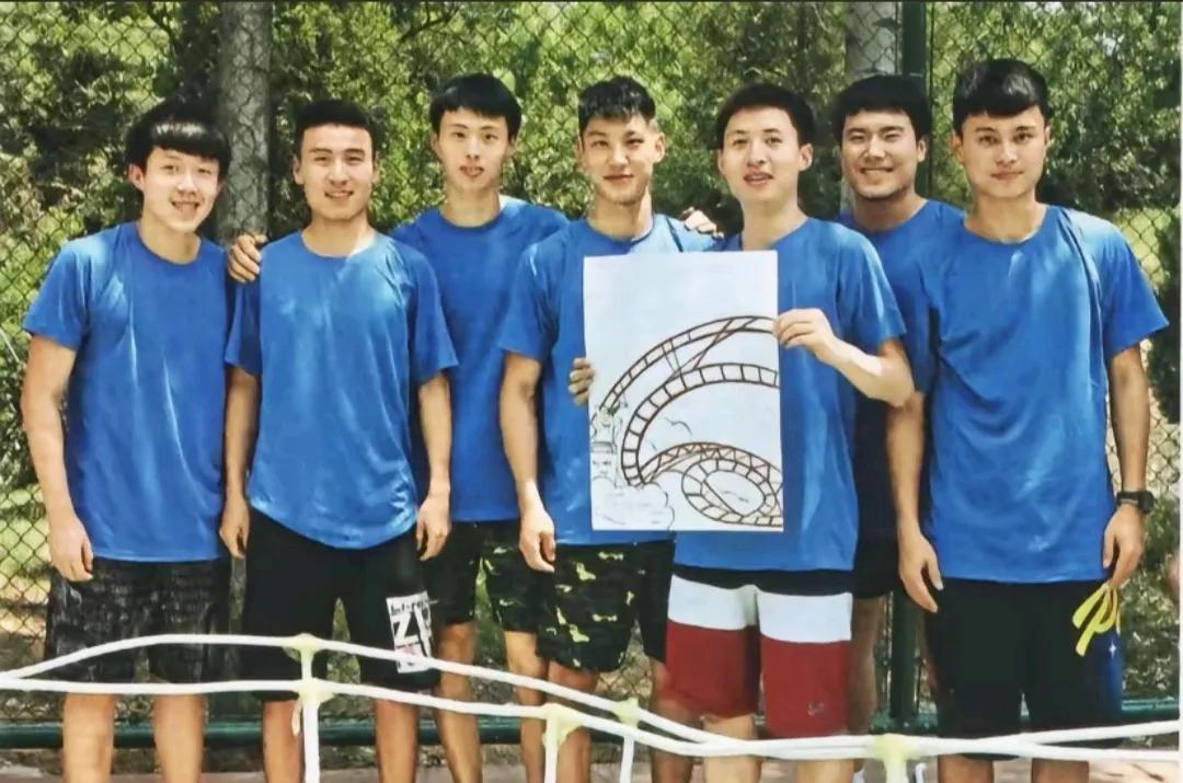 要说这国乒缺什么我不知道，就是不缺帅哥，随便拎出一个来，那都能帅倒一大片，这张图