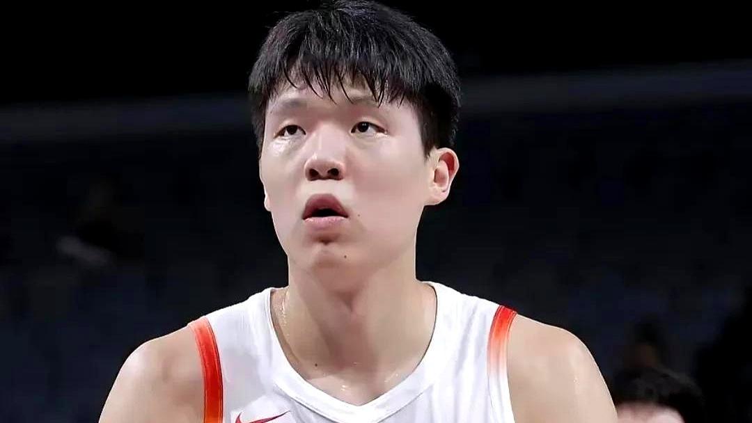 男篮亚洲杯开门红，杨瀚森不出战，中国男篮赢了当下，更赢了未来