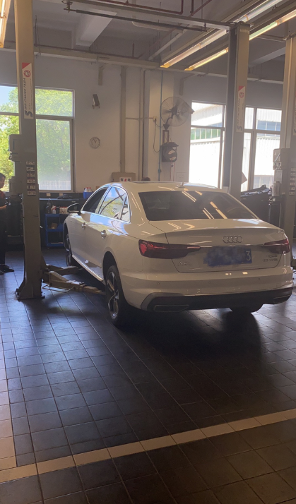 “千万不要买奥迪a4L”
奥迪a4L有通病也有我这种天选之子，4s店售后目前的结