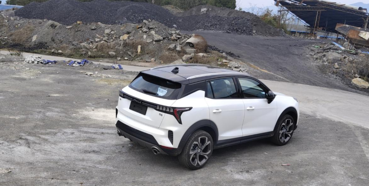 领克06用车半年感受
我买的是23款的领克06.是在今年3月份提的车，当时去4s