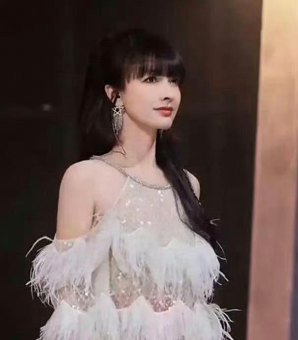 吴昕以前真的是走错赛道了！