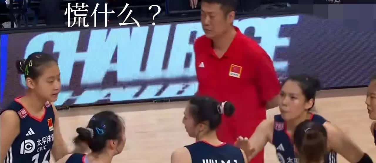 情绪不高，没了美国站时的放纵，中国女排波兰站输球后乘机回国显得蔫了吧唧！进入总决