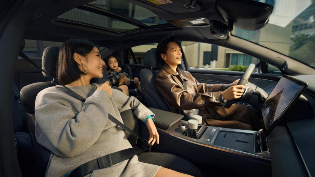 比亚迪汉L/唐L以智能美学与智慧生态重塑人车关系