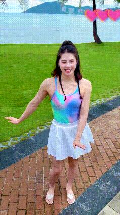 翩翩起舞的张雨霏，这是美人鱼公主吗？
颜值在线，肌肉线条优美，整个人散发出一种气