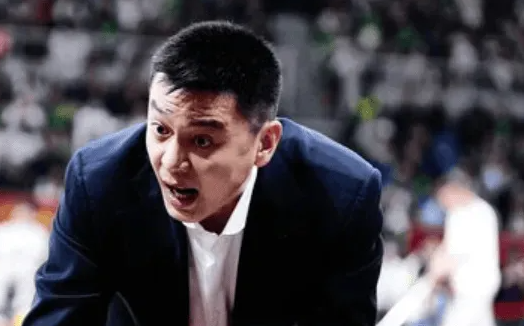 CBA常规赛，辽宁主场将对阵吉林。
赛前，辽宁主教练杨鸣接受了记者采访。
杨鸣：