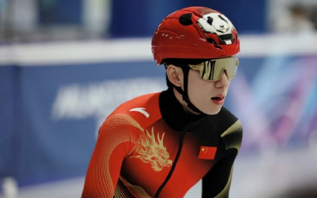 八年来真的辛苦了，孝埈！
在平行时空中的孝埈一定已经圆梦了
因为林孝埈选手，我才