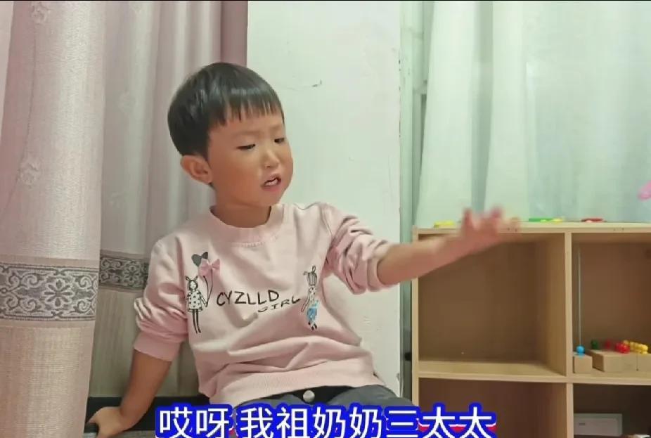满宝是亲娘的管家婆啊，看到厨房没刷的碗，实在是看不下去，开始了对妈的数落，“训妈