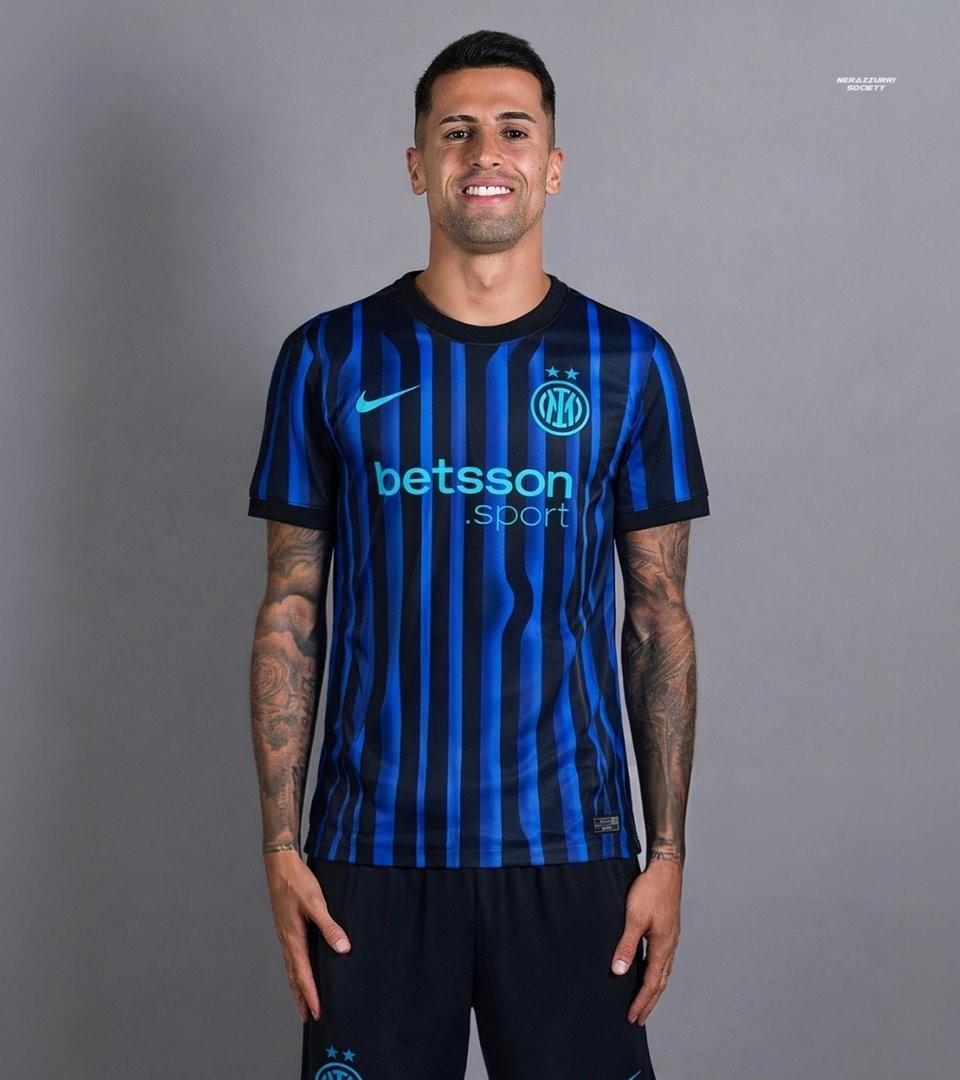 越传越像了，这棵树可以上了？在之前爆出国米有意坎塞洛之后，国米就开始和利雅得新月