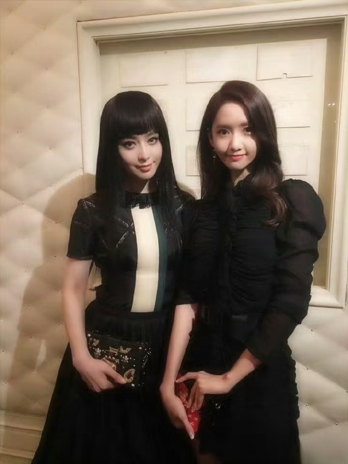 范冰冰和林允儿合照，居然完全看不出谁是浓颜谁是淡颜，两位都是神颜啊！ ​​​