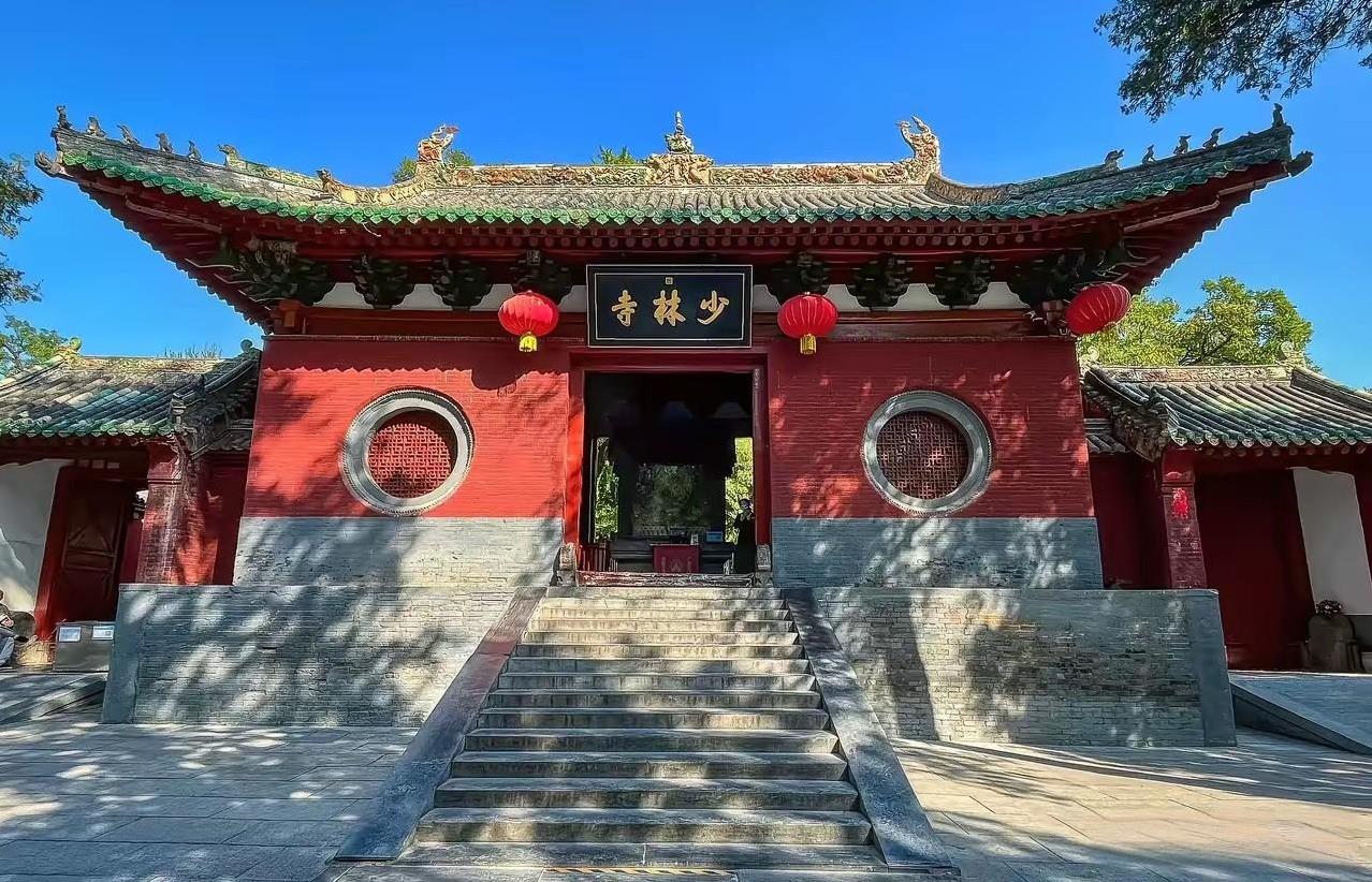 少林寺开始被接管，但后续麻烦事不会少，少林寺收归国有，改为少林寺博物馆，由政府工