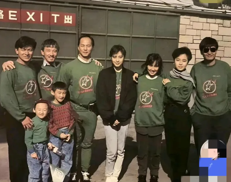 这些都是往日的香港顶级影帝影星，不过现在已经物是人非，各散东西，很多都没在银幕上