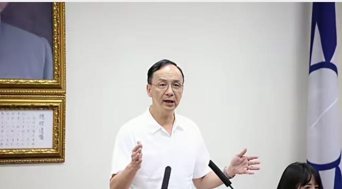[微风]朱立伦称：“国民党历来就与日本关系密切”。说实话，怪不得九三阅兵的时候没