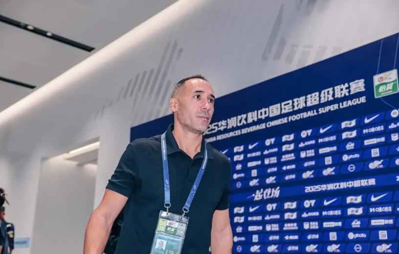 深圳新鹏城换帅之后即将滑入深渊，本来保级形势还不错，但换了主教练之后，4场比赛丢