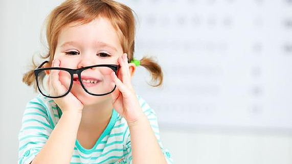 孩子近视300度，能用护眼大路灯吗？该选哪个牌子呢？