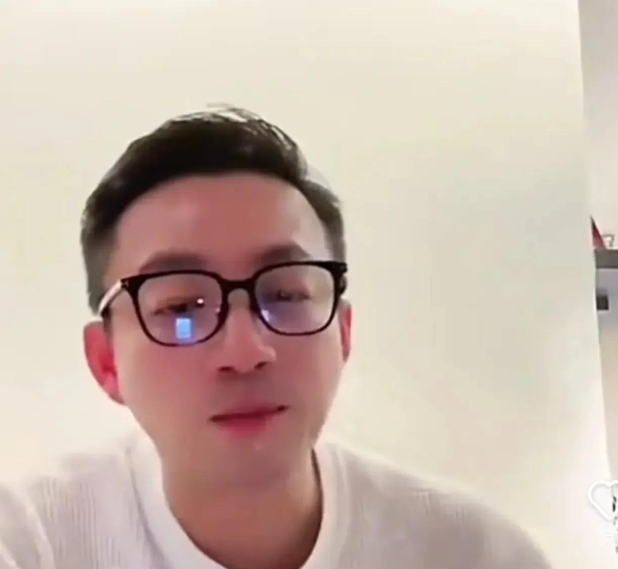 汪小菲走出阴霾了吗











他真的快乐吗？汪小菲晒出与现任妻子的幸