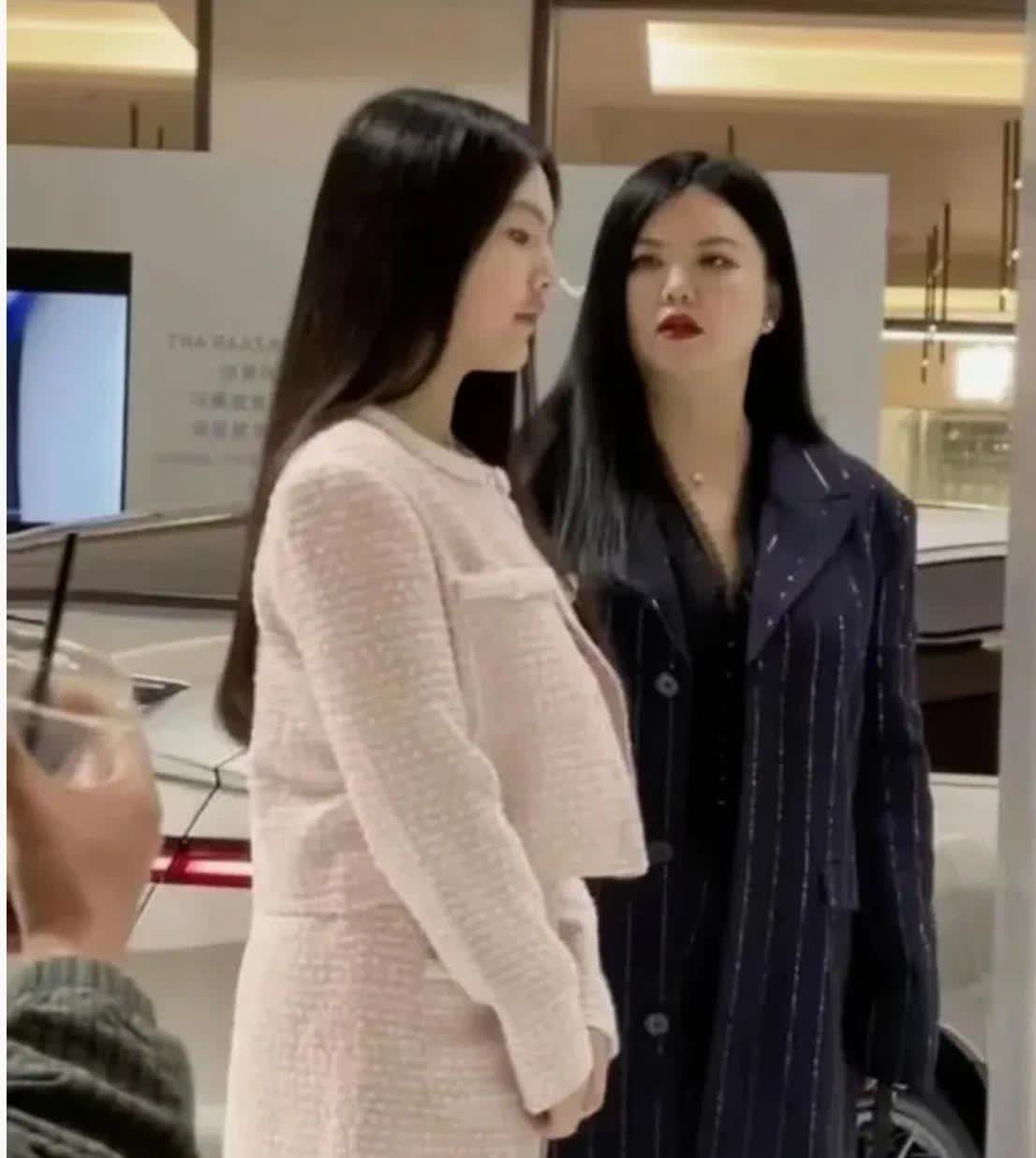 李湘的女儿王诗龄将来能不能嫁人，笔者认为很难。

为什么这么说呢？，王诗龄从