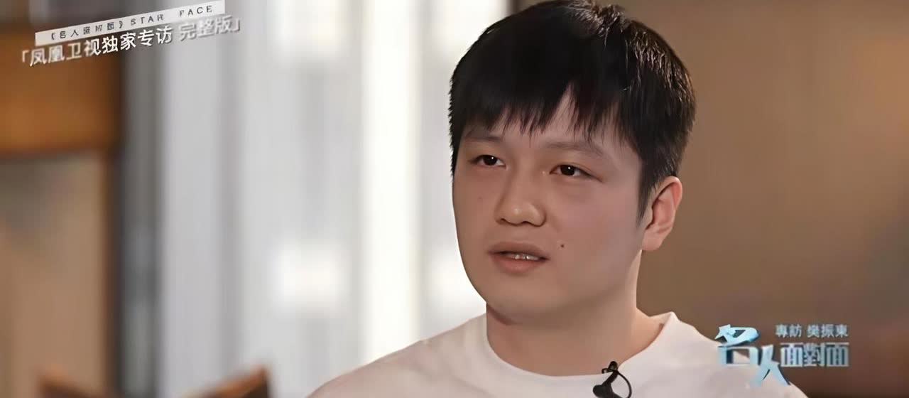 原来蔡振华不顾一切维护樊振东
是因为他也看不得这么阳光的男孩子不堪困扰
樊振
