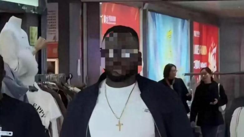 网传广州三元里数千警力突检非法滞留外国人，街道回应