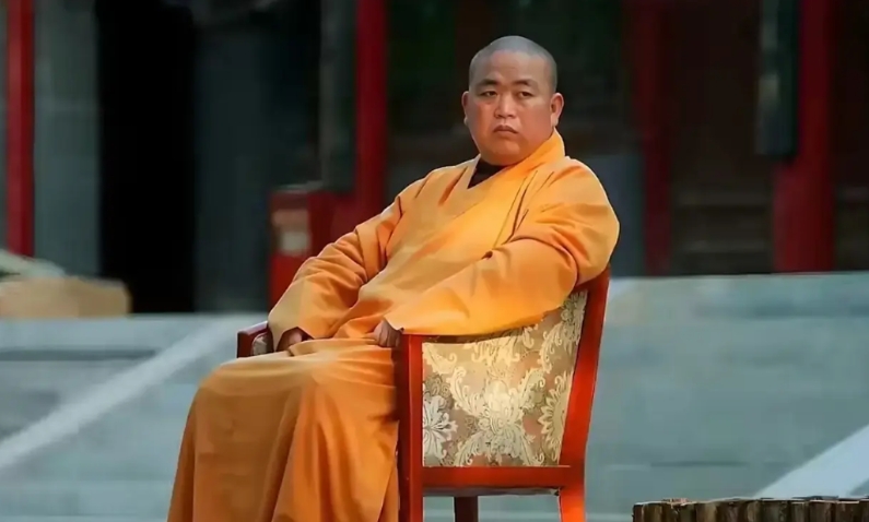 中国的一个和尚被查了，真让世界人笑话，题出在哪里？仅仅是出在和尚身上吗？
历年来
