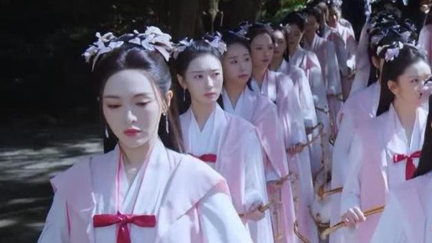 唐嫣新剧念无双翻车，服化道辣眼剧情弱智，中年古偶还能看吗？