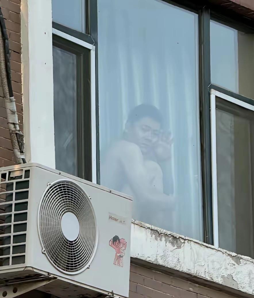 他为什么会在这里？[what]