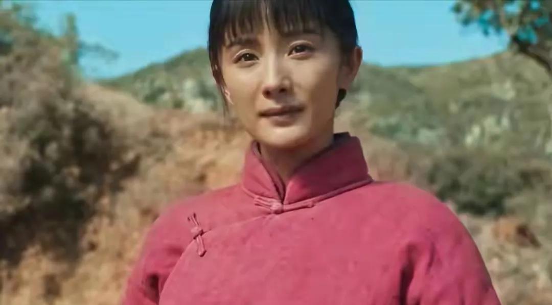 演技炸裂？
炸个屁的裂！
杨幂在《生万物》里演宁绣绣，说句实在的，就是“比以前不