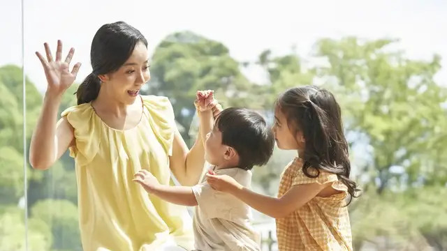 托育焦虑下的双职工：我们不是怕辛苦，是怕拼尽全力仍顾此失彼