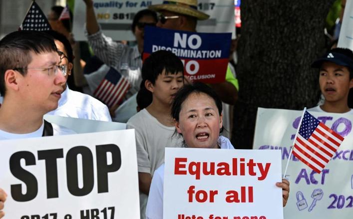 美国新排华法案正式落地，中国人需要警惕！
根据美国媒体所披露的最新消息，一项限制