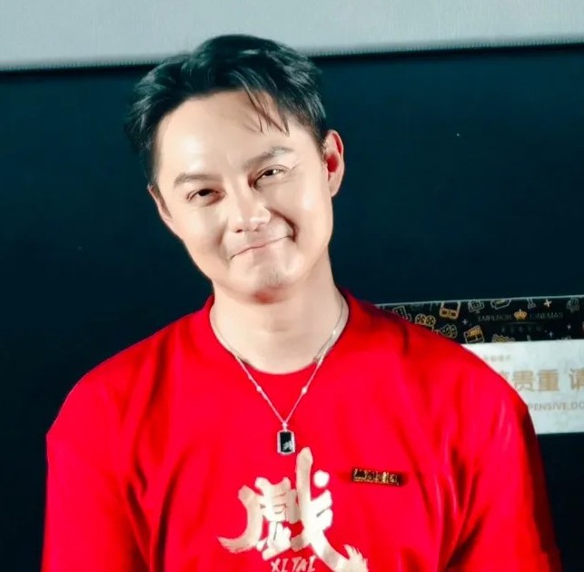 尹正这两天被大家夸爽了
不是因为他演技好
也不是因为足够敬业，而是他太会选剧本了