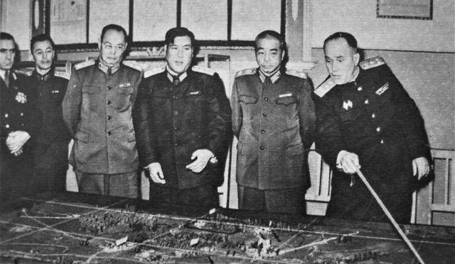 两大元帅在苏联访问[玫瑰][玫瑰][玫瑰]