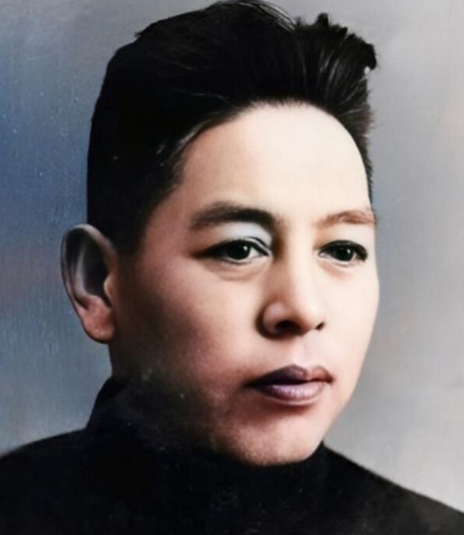 1932年，陈玉仁叛变，供出了潜伏在敌人内部的地下党员王世英，王世英察觉到异常后