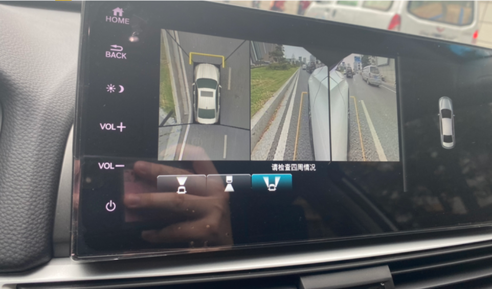 幻夜尊贵版，上个月买的，在车速低于25或者倒车的状态下自动启动。中控系统左上角有