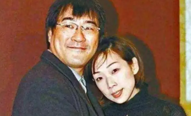 1994年，36岁的李宗盛爱上同为音乐人的林忆莲，李宗盛婚内出轨，他和林忆莲同居