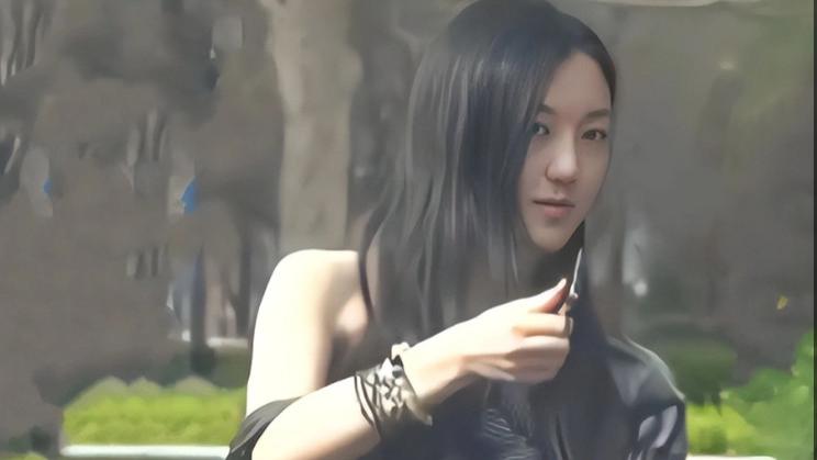 王菲女儿19 岁李嫣近照曝光，富家千金气质出众，兔唇痕迹全无